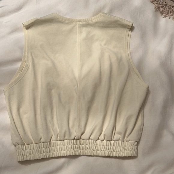Lululemon Women's baby yellow Sleeveless Top - Picture 4 of 4